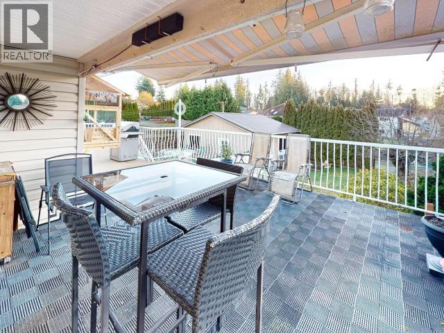 5439 Manson Ave, Powell River, BC - Outdoor With Deck Patio Veranda With Exterior