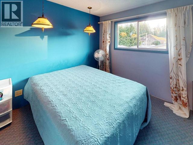 5439 Manson Ave, Powell River, BC - Indoor Photo Showing Bedroom
