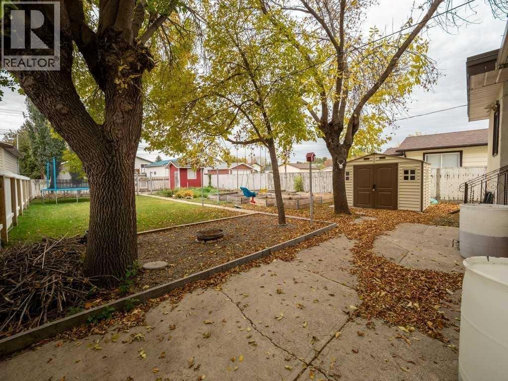 1026 7 Street N, Lethbridge, AB - Outdoor