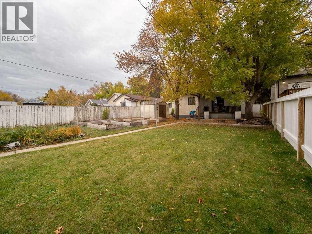 1026 7 Street N, Lethbridge, AB - Outdoor