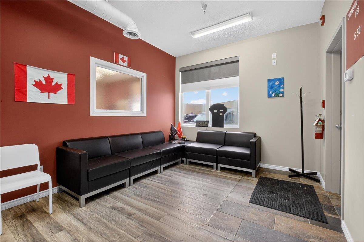 101 5621-5677 99 Street, Edmonton, AB