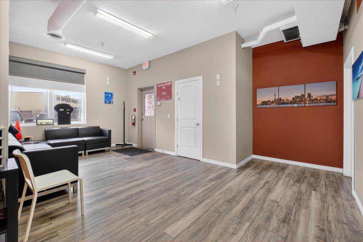 101 5621-5677 99 Street, Edmonton, AB