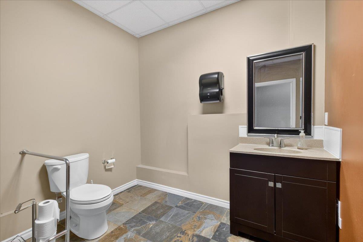 101 5621-5677 99 Street, Edmonton, AB