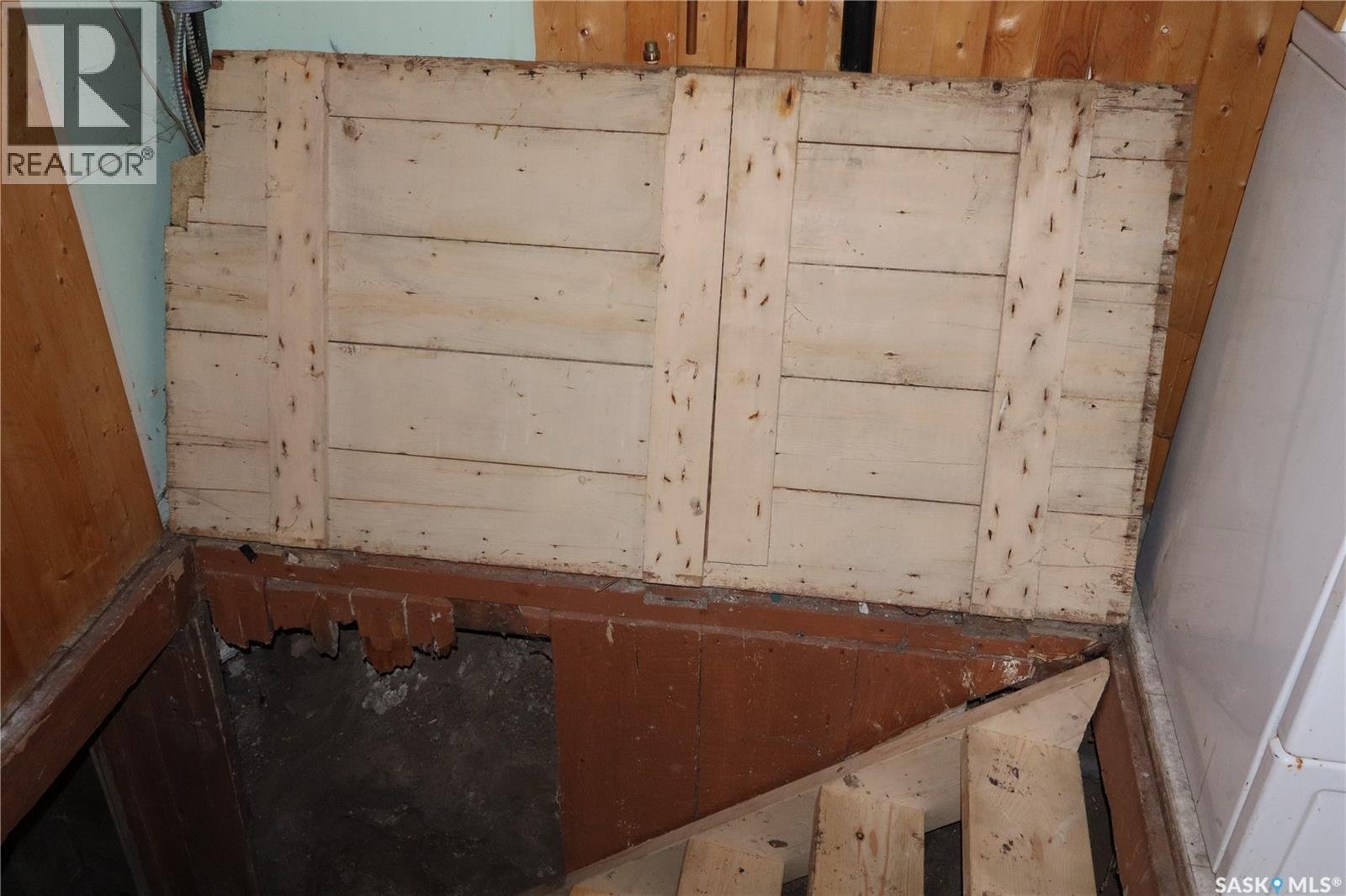 311 2Nd Avenue W, Assiniboia, SK - Indoor