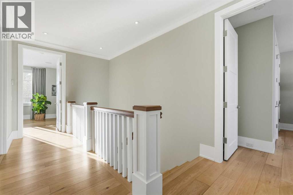 214 39 Avenue Sw, Calgary, AB - Indoor Photo Showing Other Room