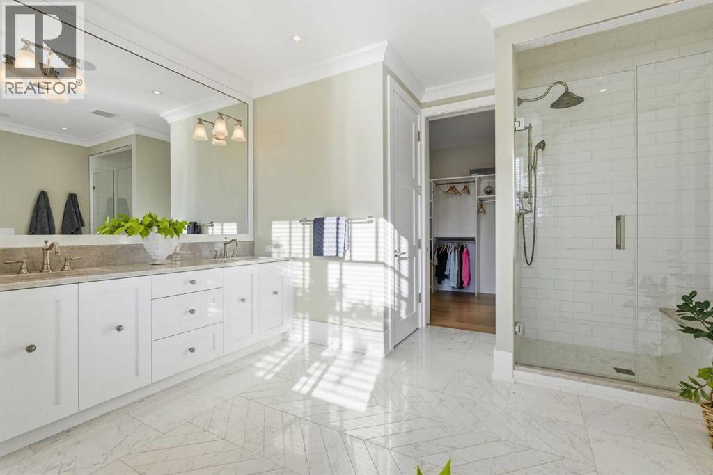 214 39 Avenue Sw, Calgary, AB - Indoor Photo Showing Bathroom