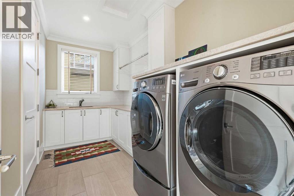 214 39 Avenue Sw, Calgary, AB - Indoor Photo Showing Laundry Room