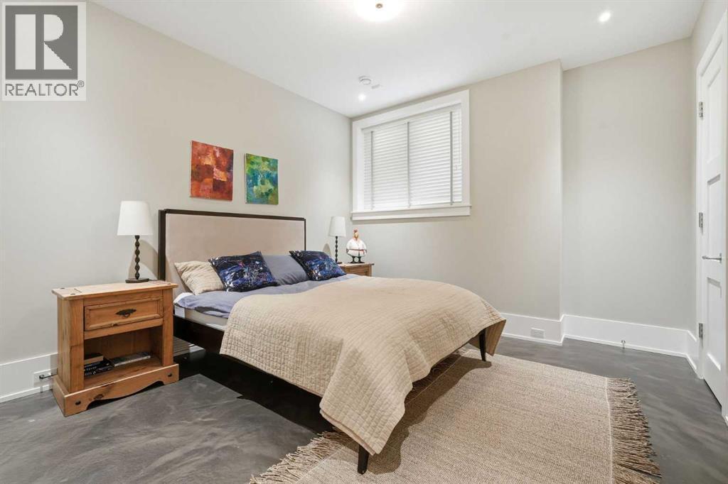 214 39 Avenue Sw, Calgary, AB - Indoor Photo Showing Bedroom