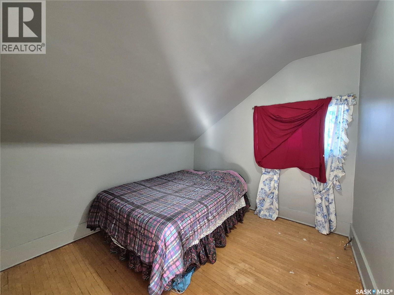 133 1St Street W, Ponteix, SK - Indoor Photo Showing Bedroom