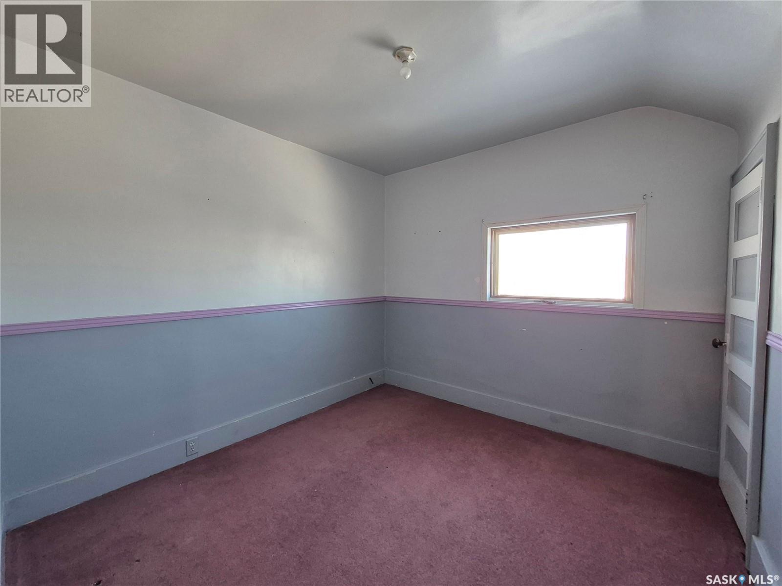 133 1St Street W, Ponteix, SK