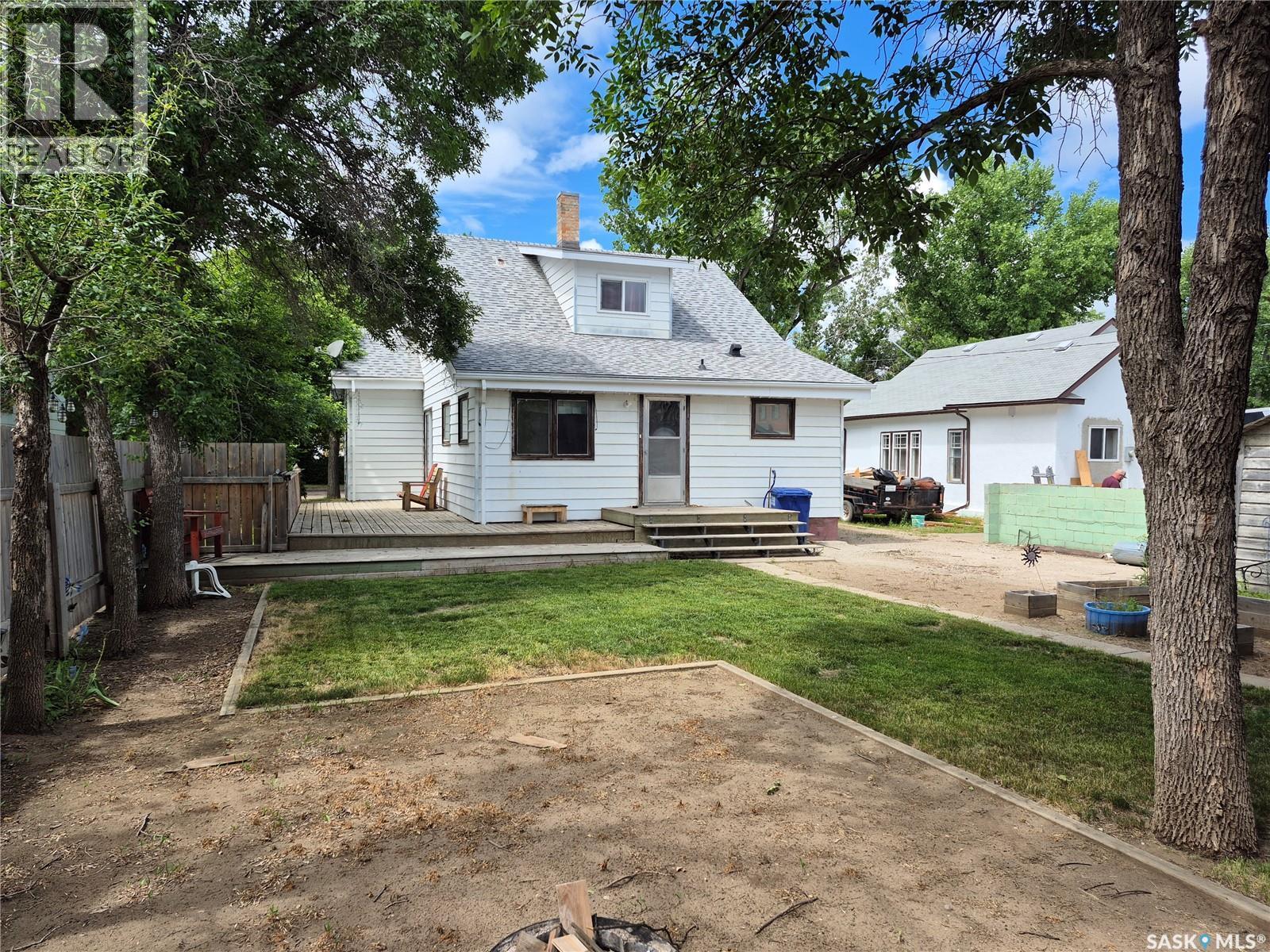 133 1St Street W, Ponteix, SK