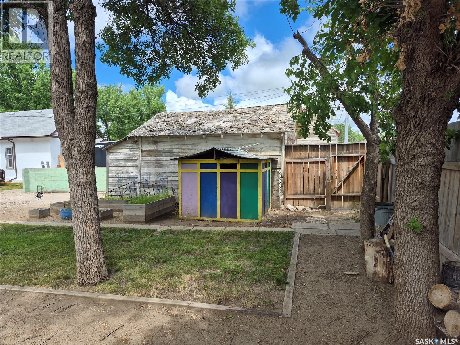 133 1St Street W, Ponteix, SK