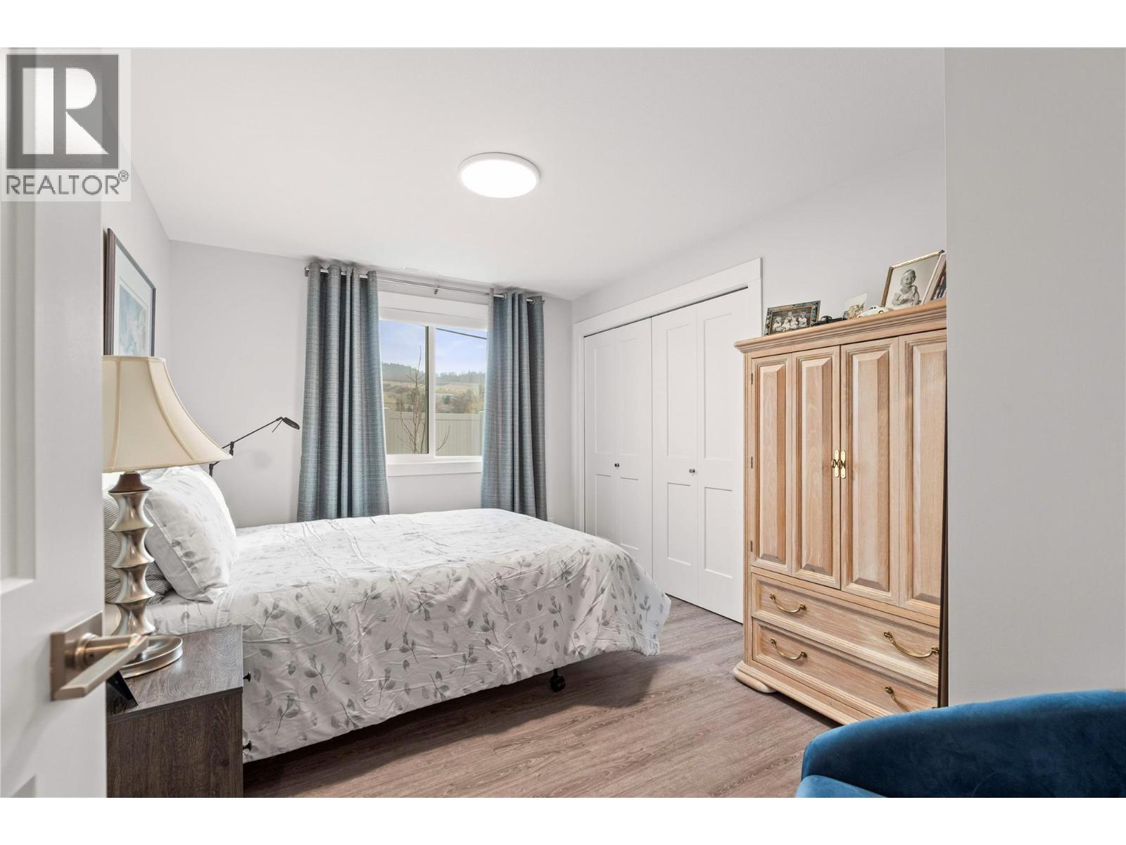 6457 Okanagan Landing Road, Vernon, BC - Indoor Photo Showing Bedroom