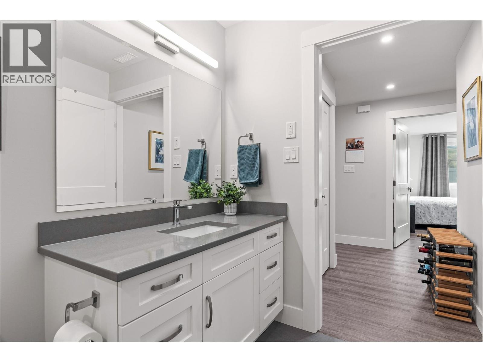 6457 Okanagan Landing Road, Vernon, BC - Indoor Photo Showing Bathroom