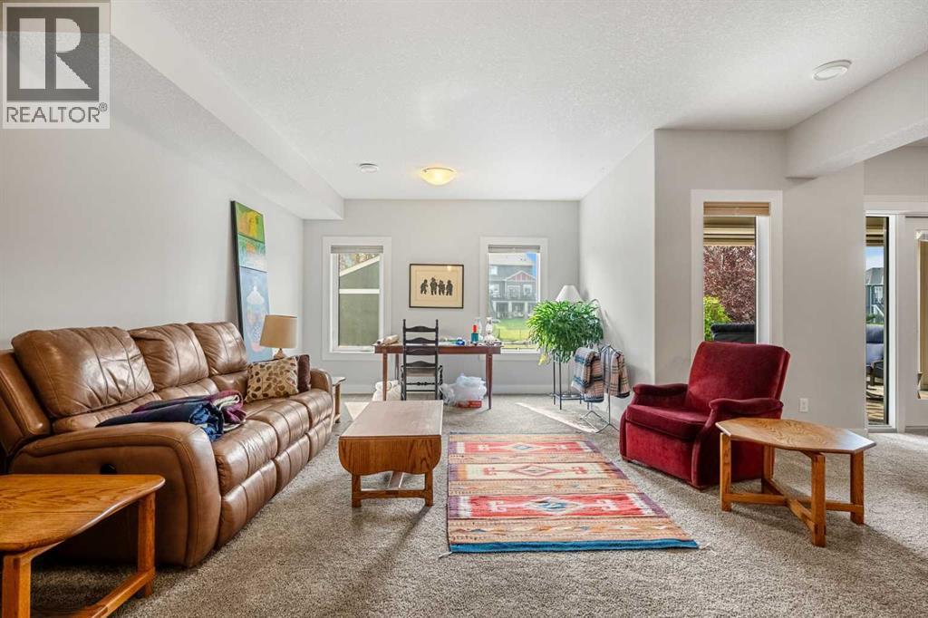 2253 Bayside Road Sw, Airdrie, AB - Indoor Photo Showing Living Room