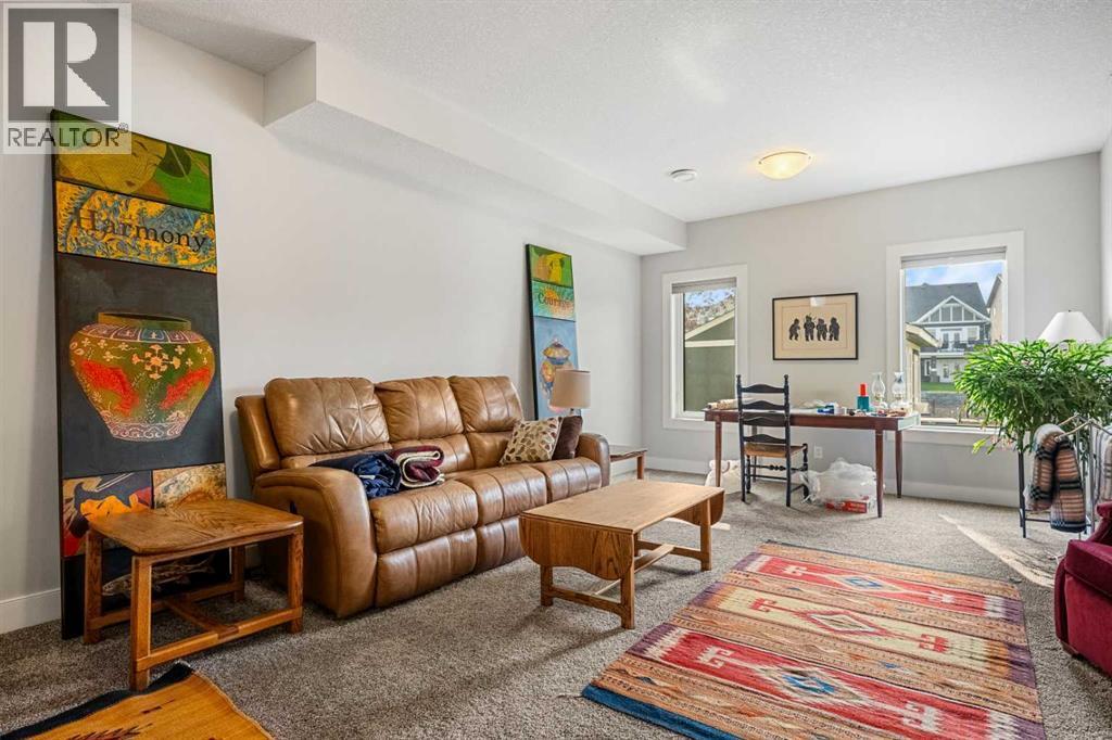 2253 Bayside Road Sw, Airdrie, AB - Indoor Photo Showing Living Room