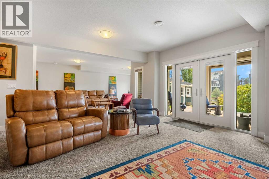 2253 Bayside Road Sw, Airdrie, AB - Indoor Photo Showing Living Room