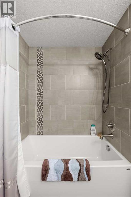 2253 Bayside Road Sw, Airdrie, AB - Indoor Photo Showing Bathroom