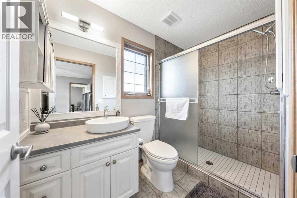 Ensuite - 9 Hidden Valley Crescent Nw, Calgary, AB - Indoor Photo Showing Bathroom