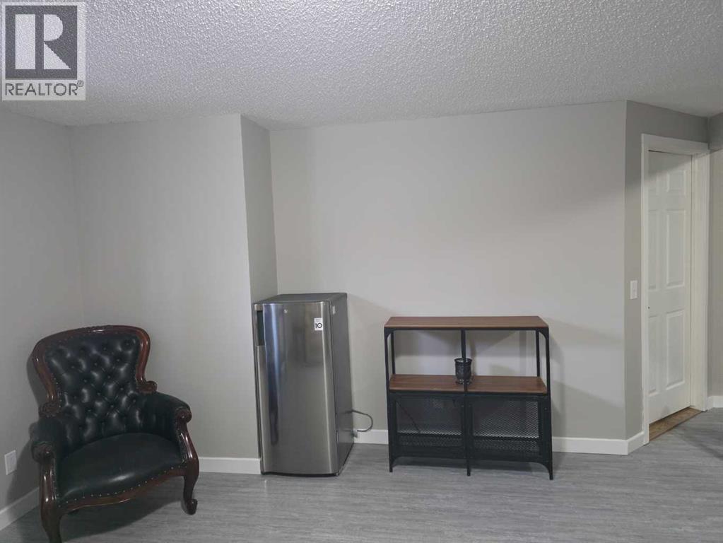 9 Hidden Valley Crescent Nw, Calgary, AB - Indoor