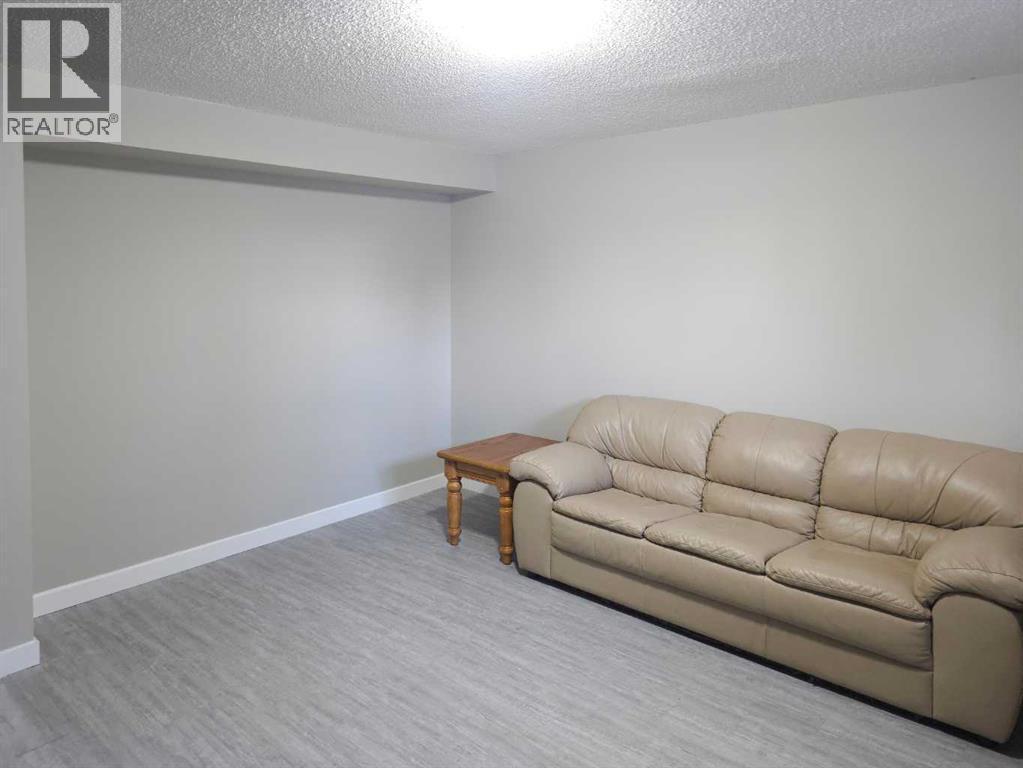 9 Hidden Valley Crescent Nw, Calgary, AB - Indoor