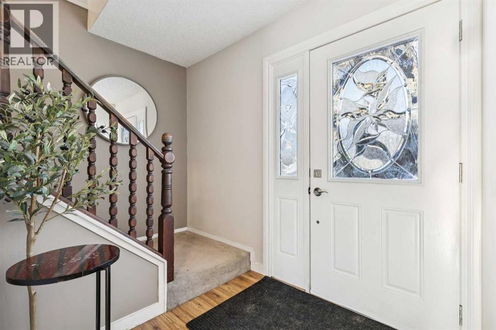 205 Acacia Drive Se, Airdrie, AB - Indoor Photo Showing Other Room