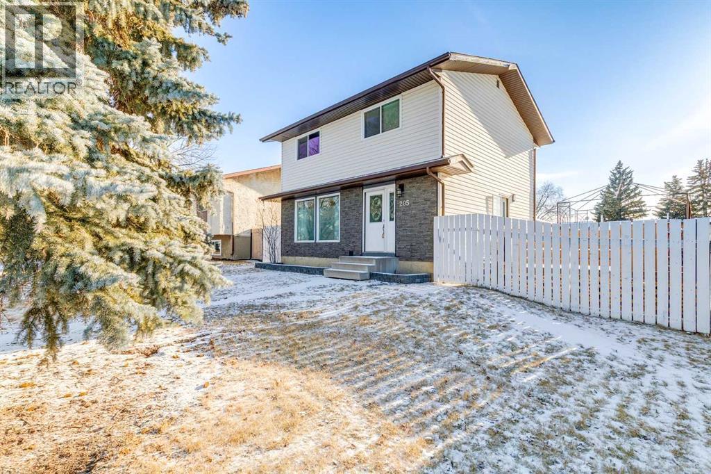 205 Acacia Drive Se, Airdrie, AB - Outdoor