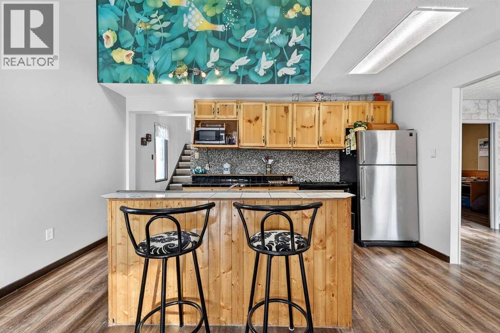 33235 Range Road 64, Rural Mountain View County, AB - Indoor Photo Showing Kitchen