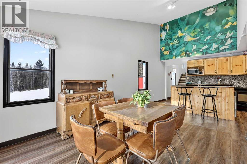 33235 Range Road 64, Rural Mountain View County, AB - Indoor Photo Showing Dining Room