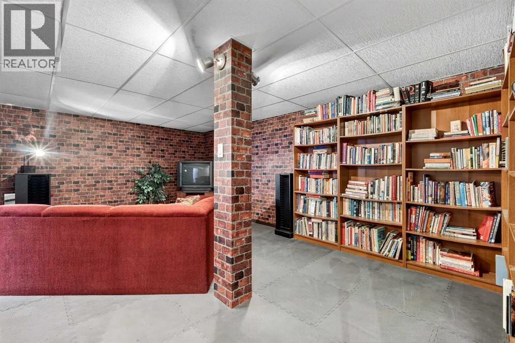 33235 Range Road 64, Rural Mountain View County, AB - Indoor