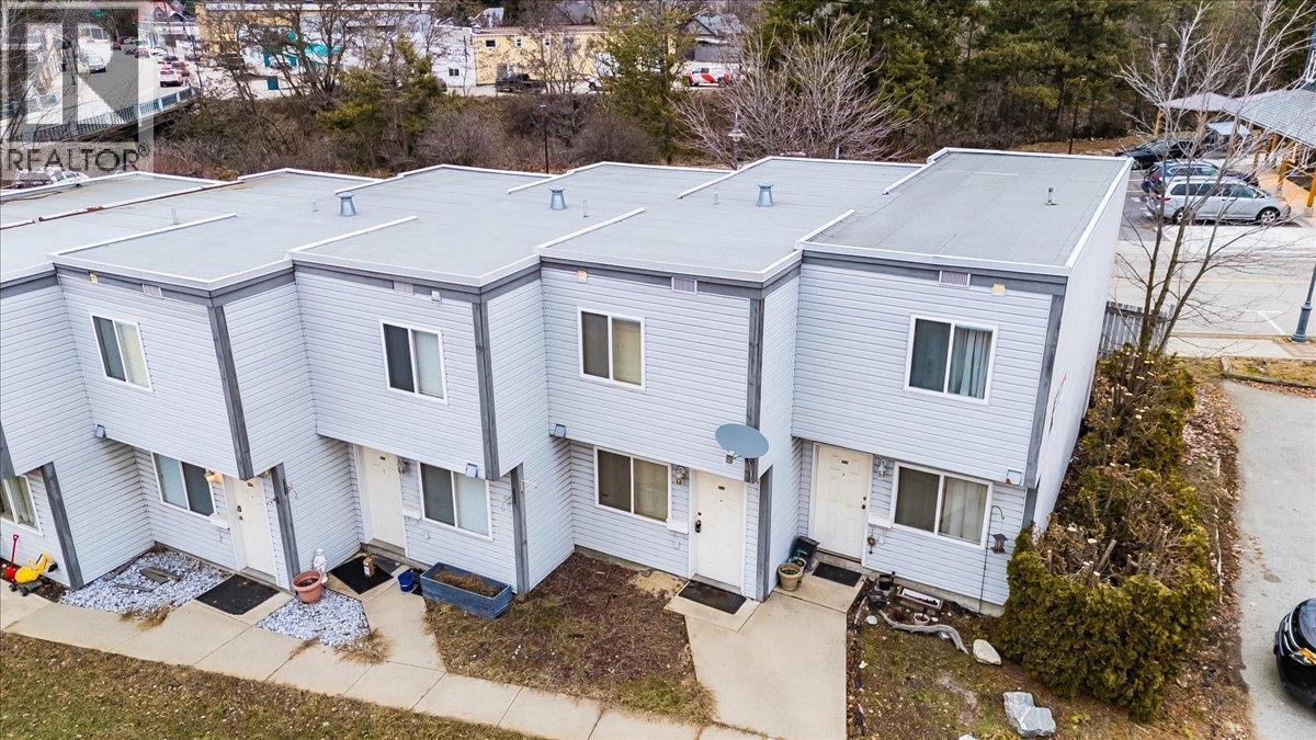 202 11Th Avenue Unit# 102, Castlegar, BC - Outdoor