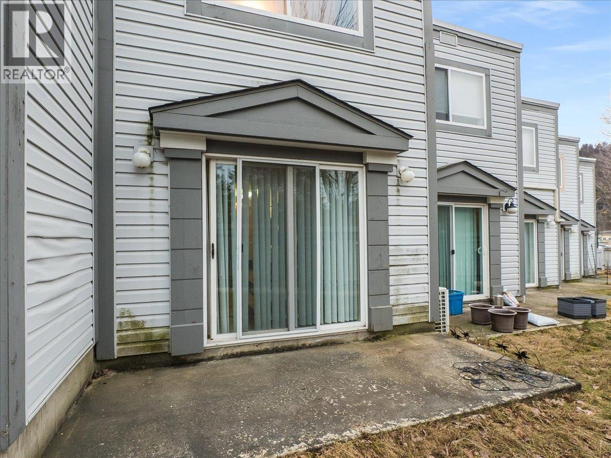 202 11Th Avenue Unit# 102, Castlegar, BC - Outdoor With Exterior