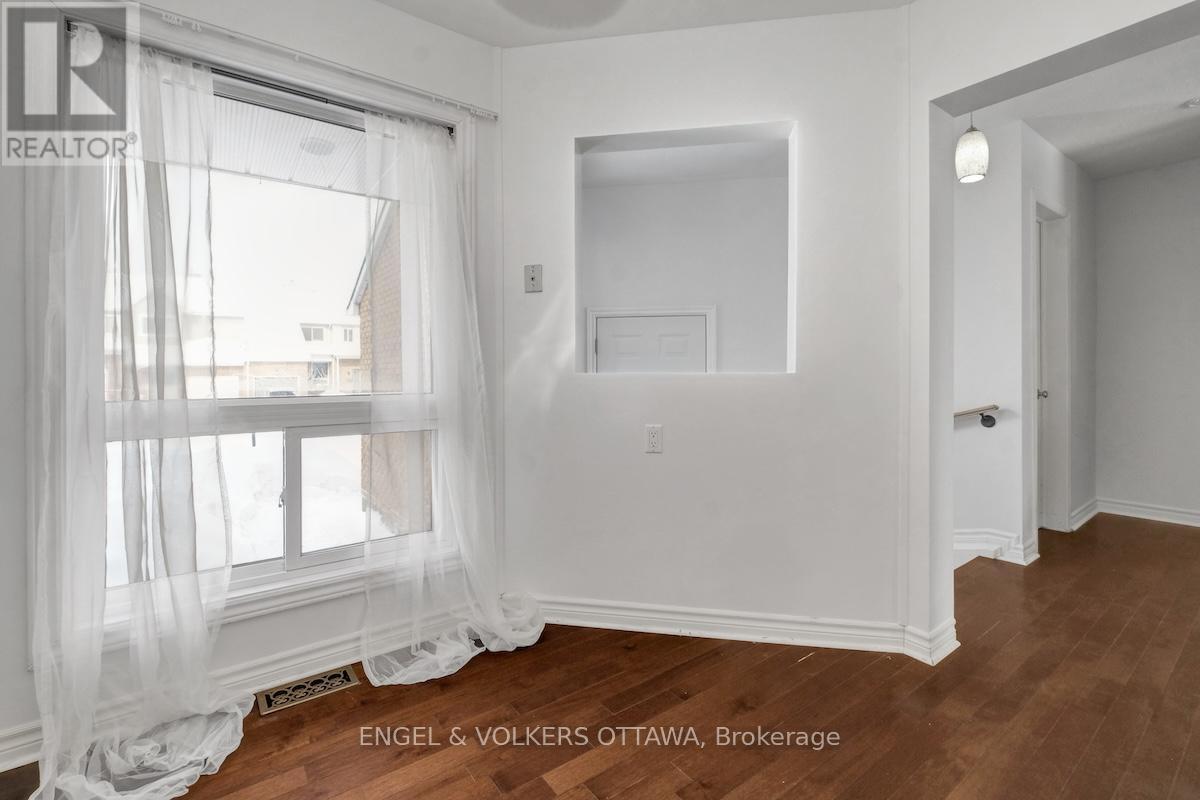 101 Halley Street, Ottawa, ON - Indoor Photo Showing Other Room