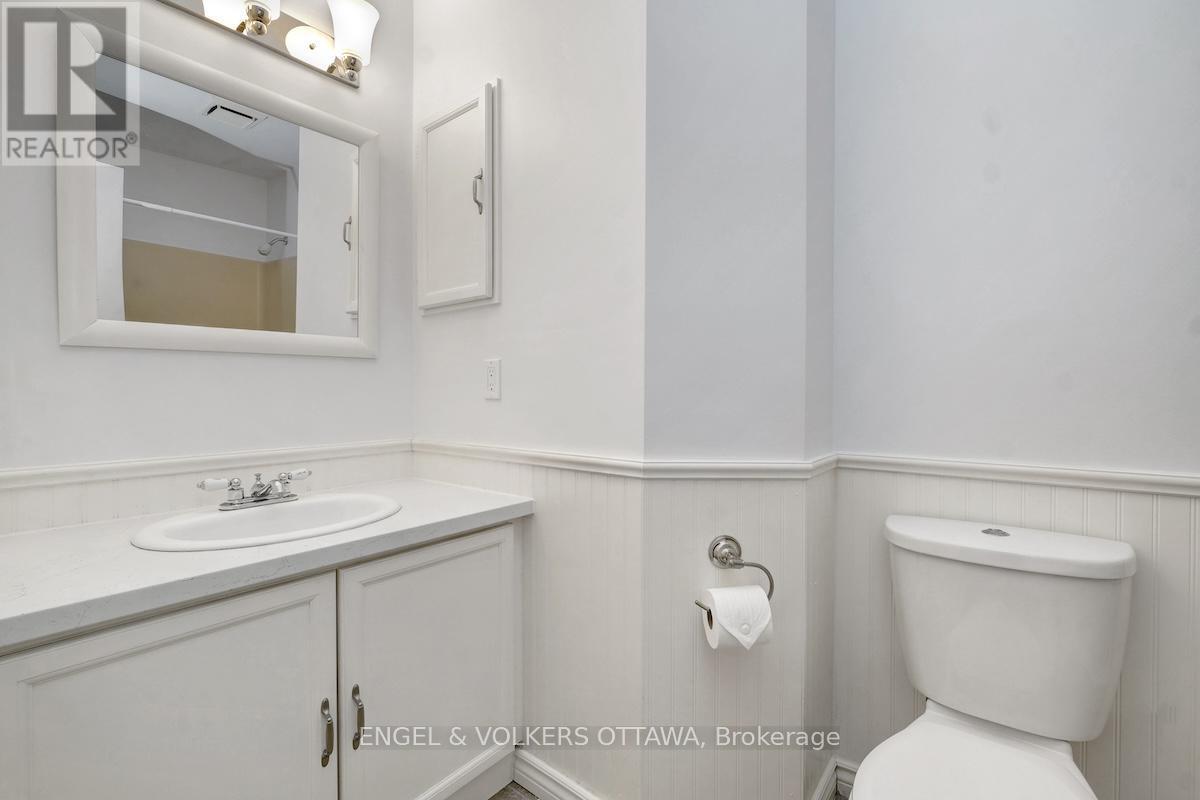 101 Halley Street, Ottawa, ON - Indoor Photo Showing Bathroom