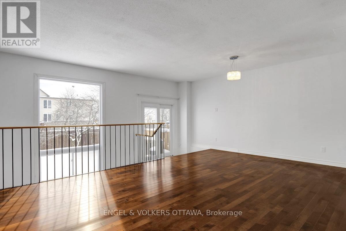 101 Halley Street, Ottawa, ON - Indoor Photo Showing Other Room