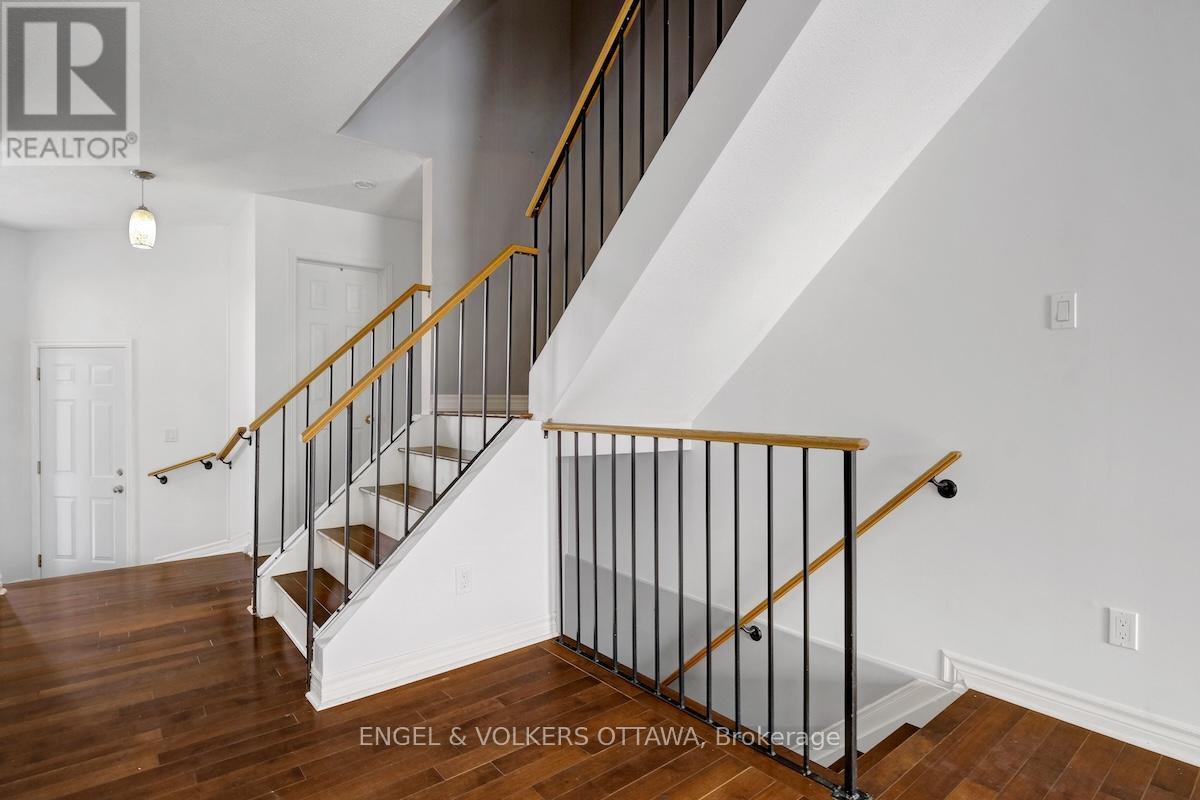 101 Halley Street, Ottawa, ON - Indoor Photo Showing Other Room