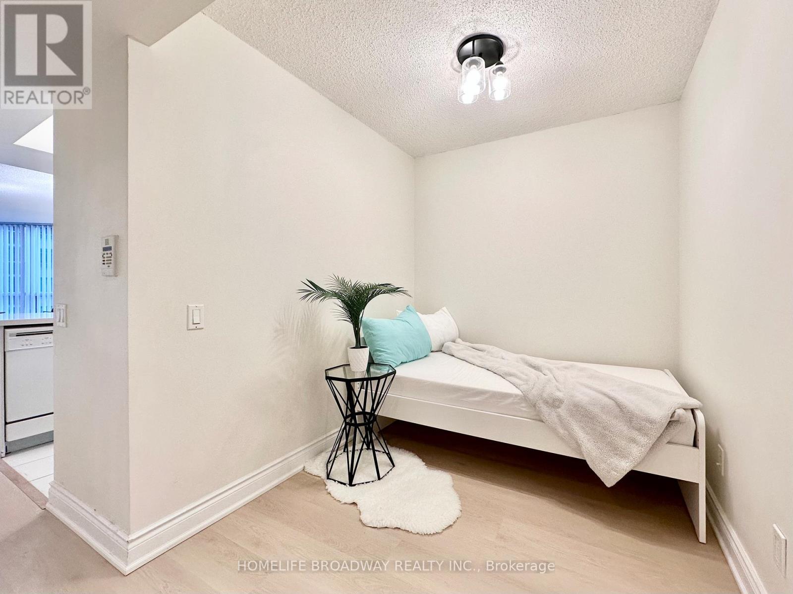 521 - 15 Northtown Way, Toronto, ON - Indoor Photo Showing Bedroom