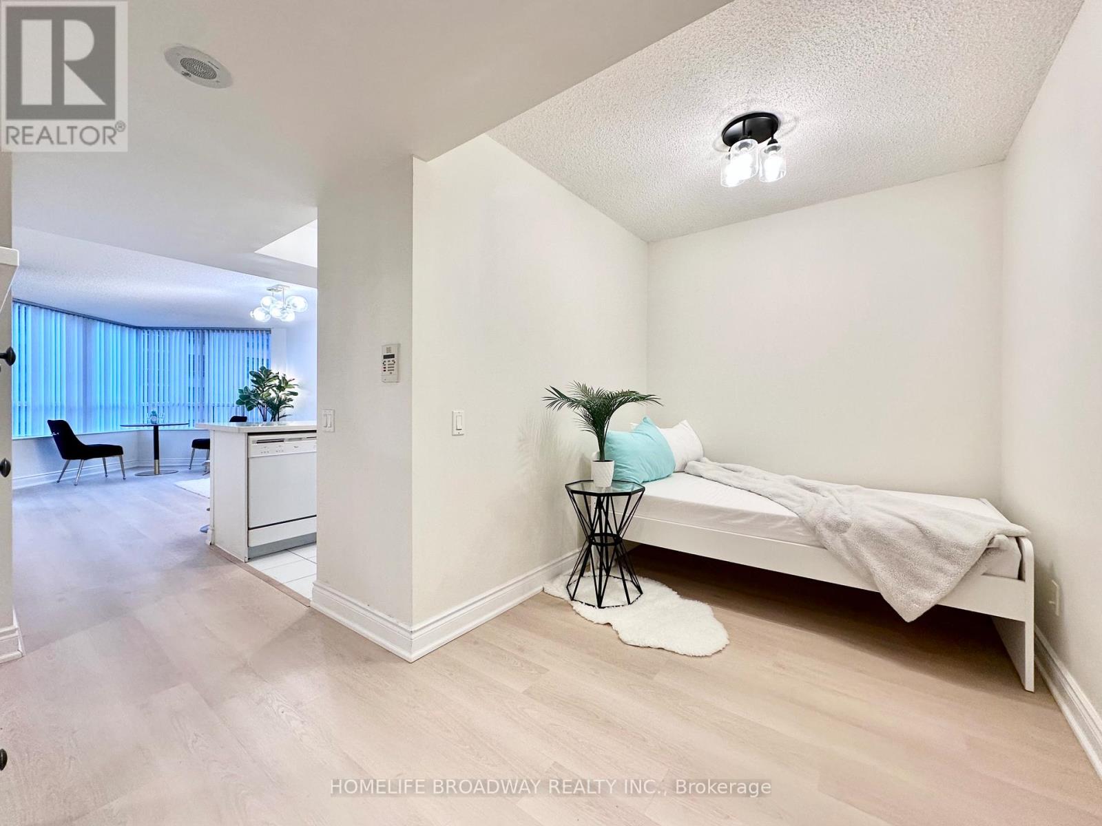 521 - 15 Northtown Way, Toronto, ON - Indoor Photo Showing Bedroom