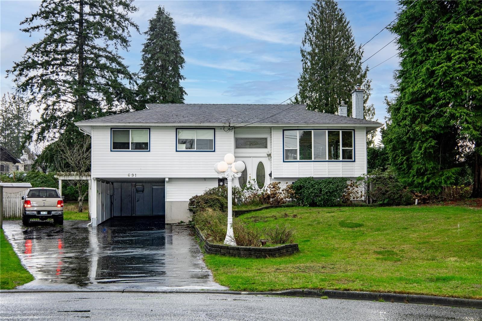 691 Victoria Cres, Campbell River, BC