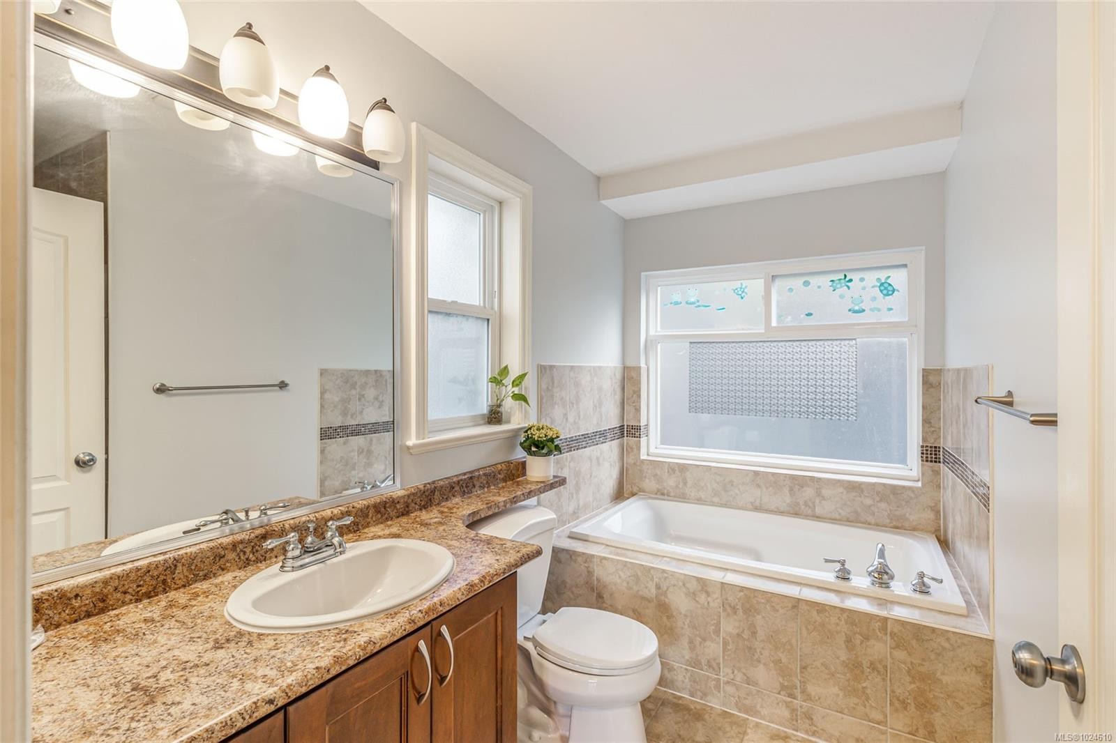 4299 Gulfview Dr, Nanaimo, BC