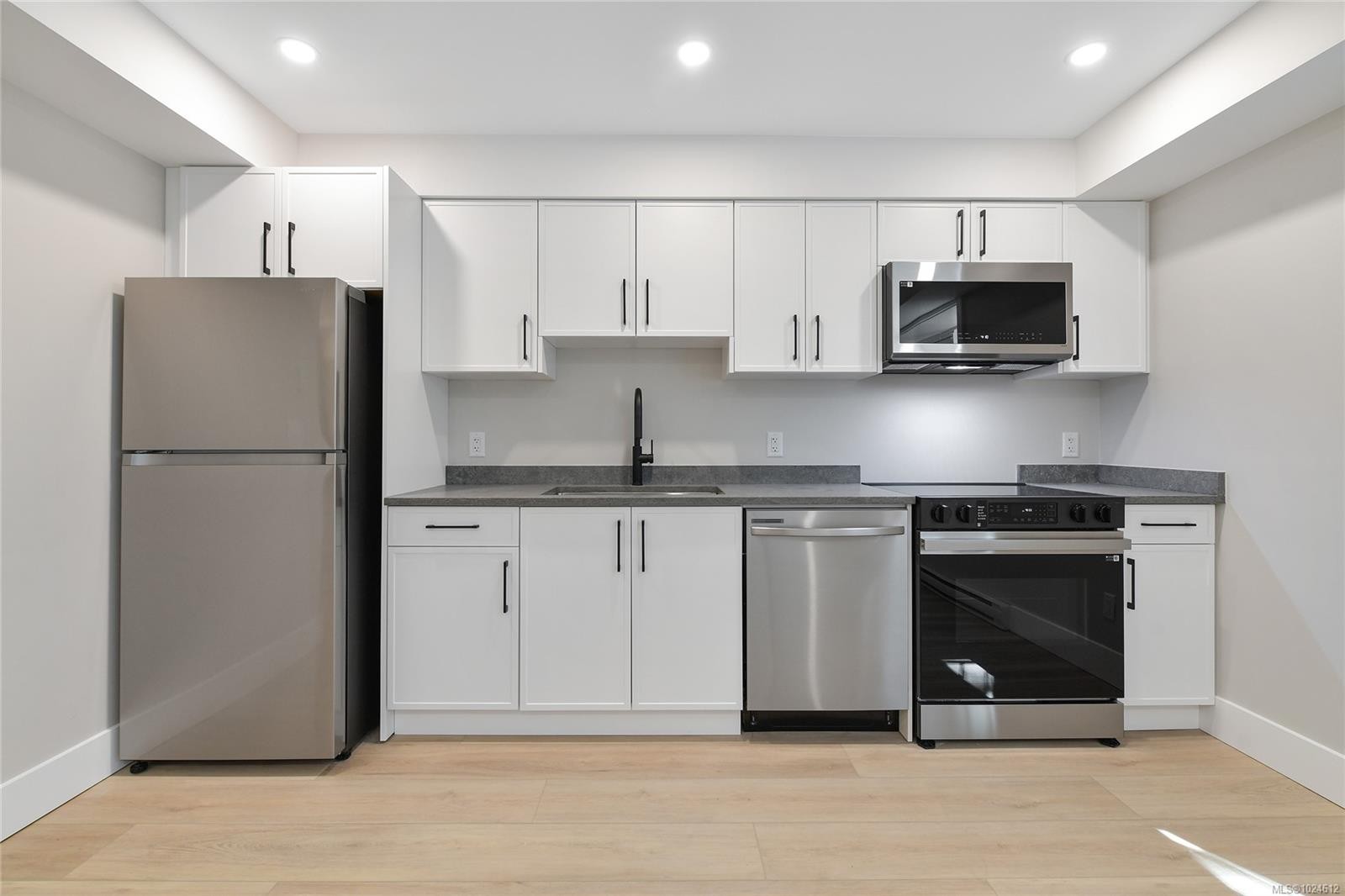 6983 Hagan Rd, Central Saanich, BC