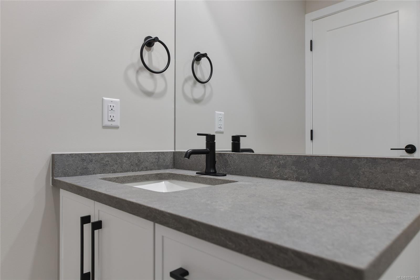 6983 Hagan Rd, Central Saanich, BC