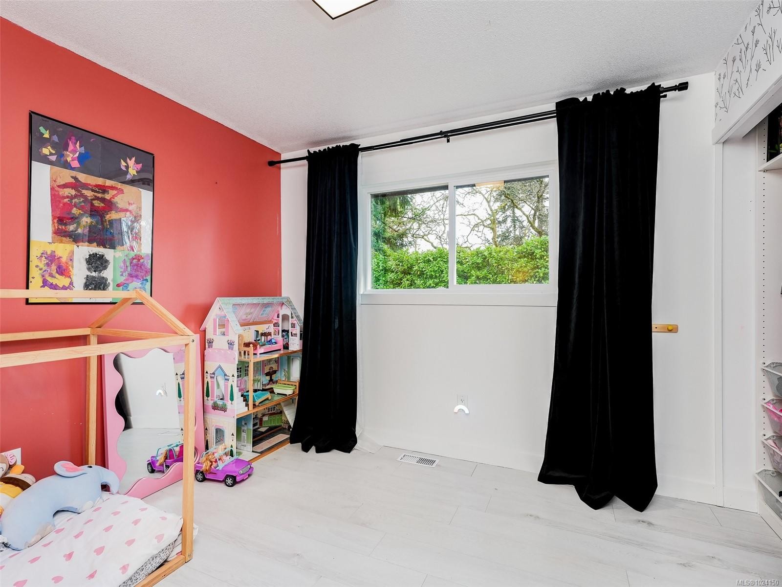 1091 Baldwin Pl, Saanich, BC