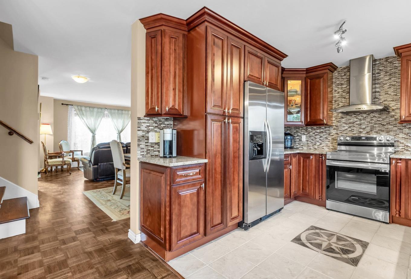 Kitchen - 4946 Rue Évariste-Chaurette, Montréal (Pierrefonds-Roxboro), QC - Indoor Photo Showing Kitchen