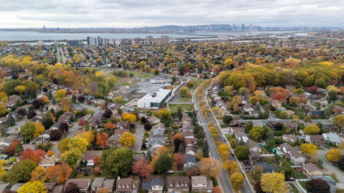 Photo aérienne - 8400 Boul. Pelletier, Brossard, QC - Outdoor With View