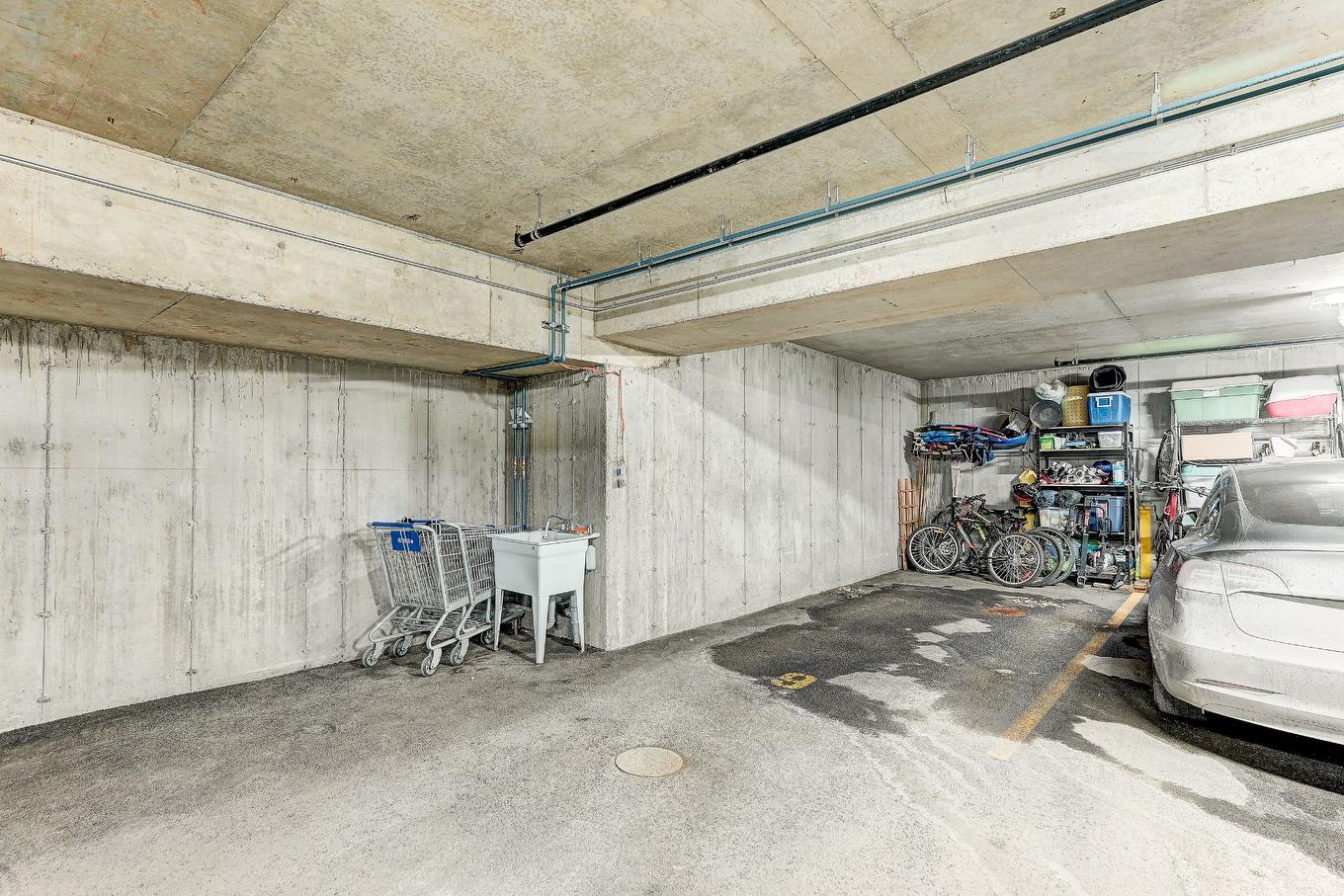 Garage - 104-445 Av. De La Belle-Dame, La Prairie, QC - Indoor Photo Showing Garage