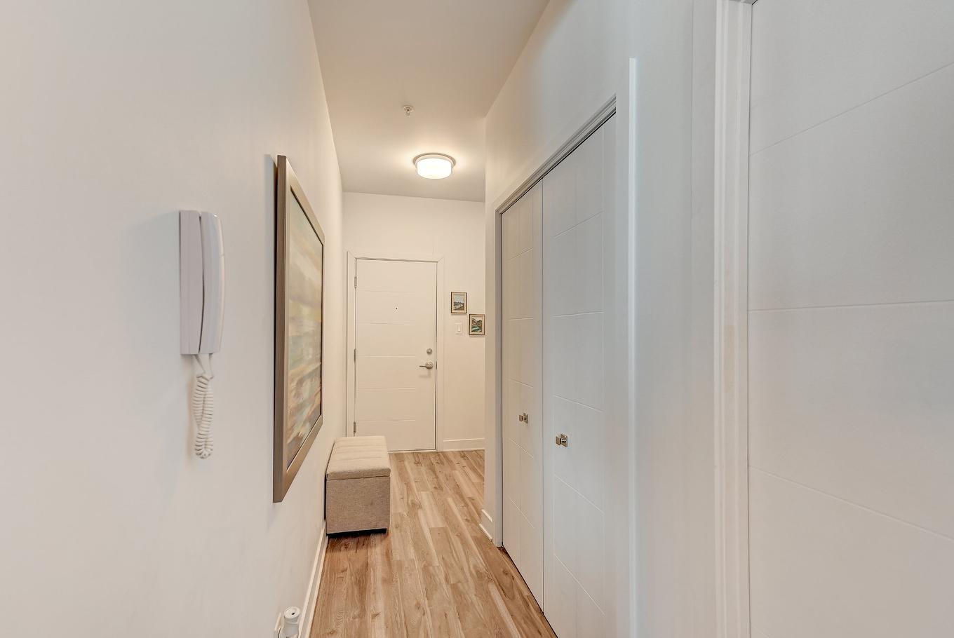 Hall d'entrée/Vestibule - 104-445 Av. De La Belle-Dame, La Prairie, QC - Indoor Photo Showing Other Room