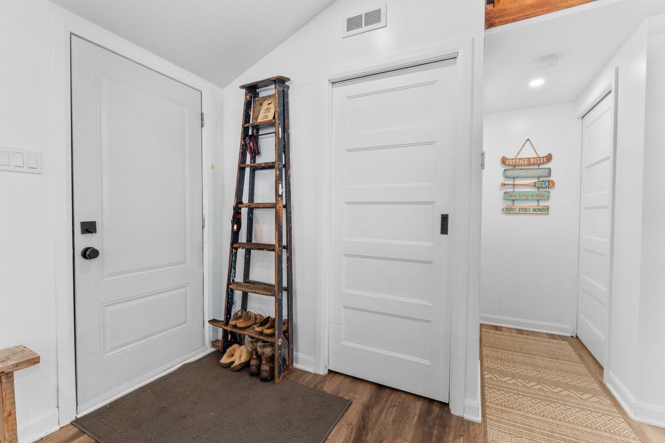 Hall d'entrée/Vestibule - 85 Ch. Betts, Brownsburg-Chatham, QC - Indoor Photo Showing Other Room