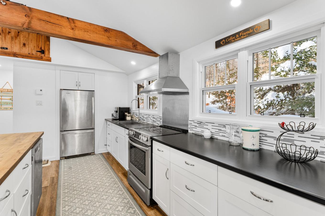 Cuisine - 85 Ch. Betts, Brownsburg-Chatham, QC - Indoor Photo Showing Kitchen With Upgraded Kitchen