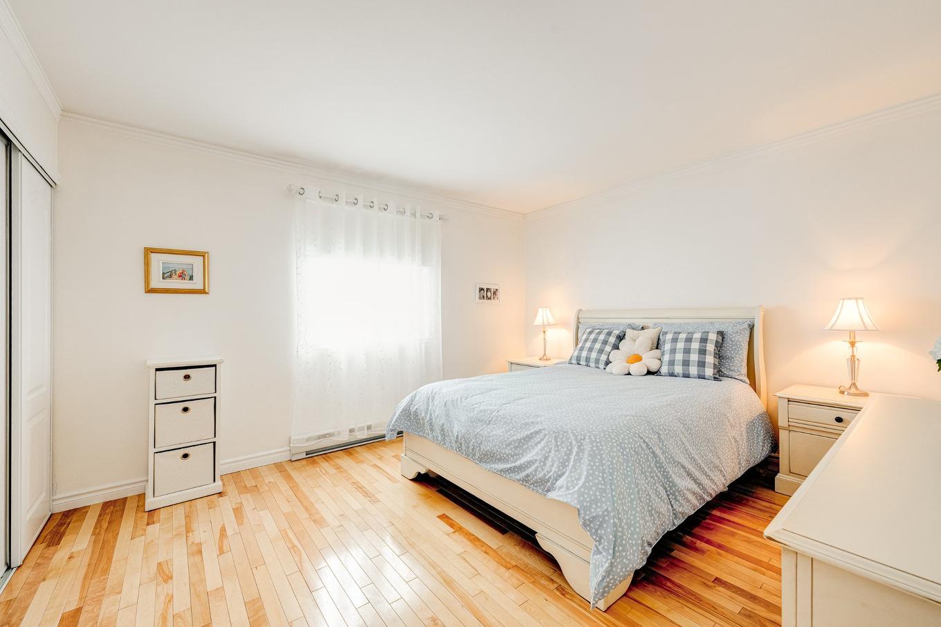 Primary bedroom - 87 Rue De Caplan, Blainville, QC - Indoor Photo Showing Bedroom